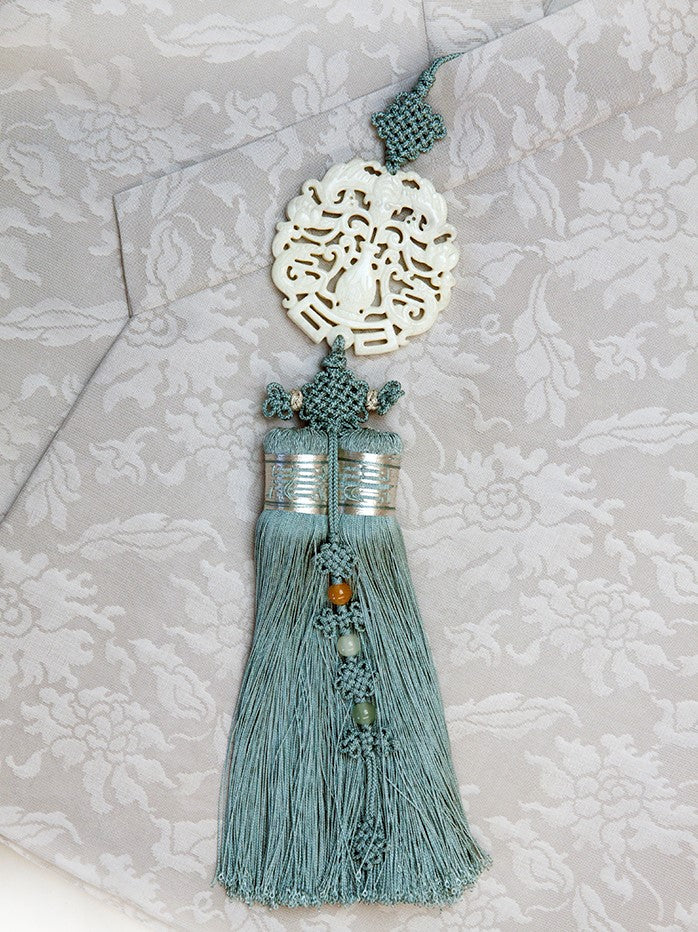 Norigae with white jade